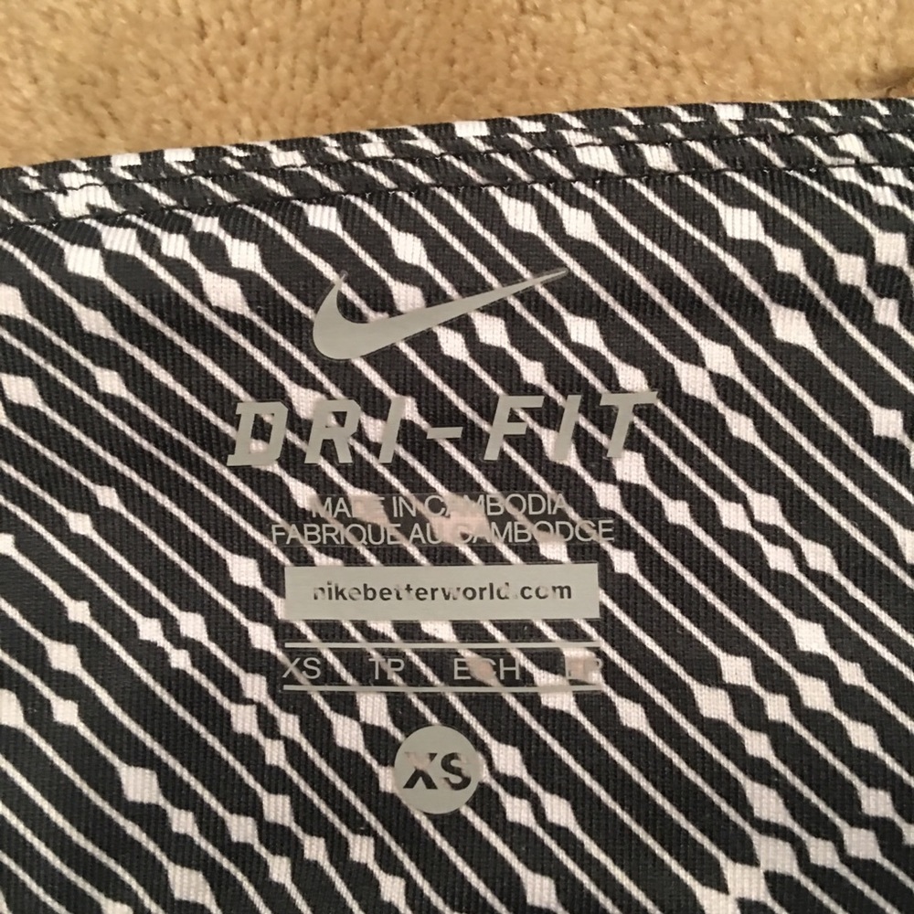 🔥🔥Nike Dri-Fit crop pants—black and white.  XS - Picture 6 of 7